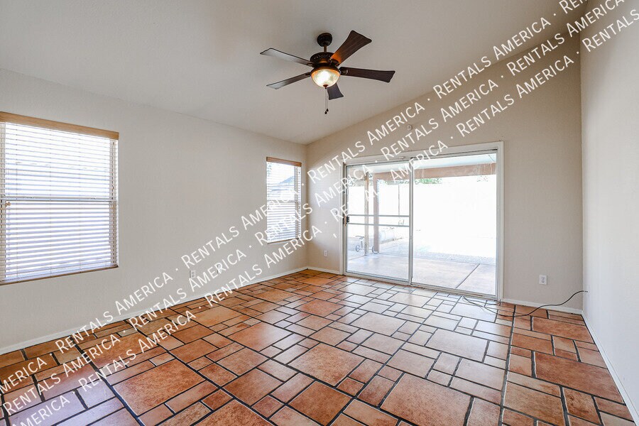 Building Photo - 5375 N 87th Ave