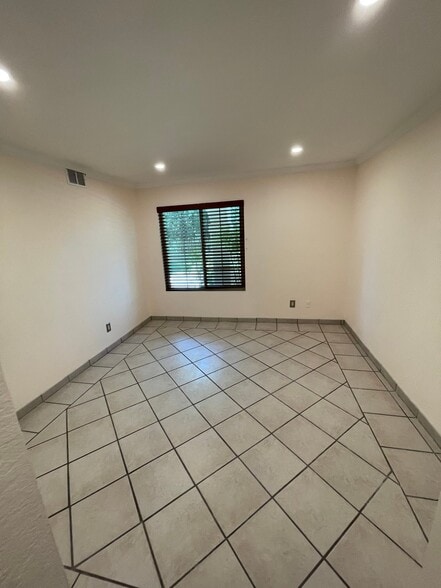 Building Photo - 13076 Wimberly Square