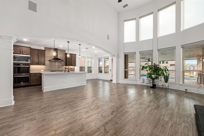Building Photo - 16202 Coyote Run Ln