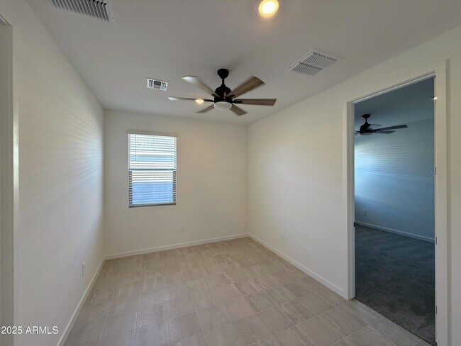 Building Photo - 4164 W Yolanda Ln