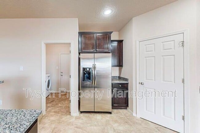 Building Photo - 2621 Cerro Chafo Rd SE