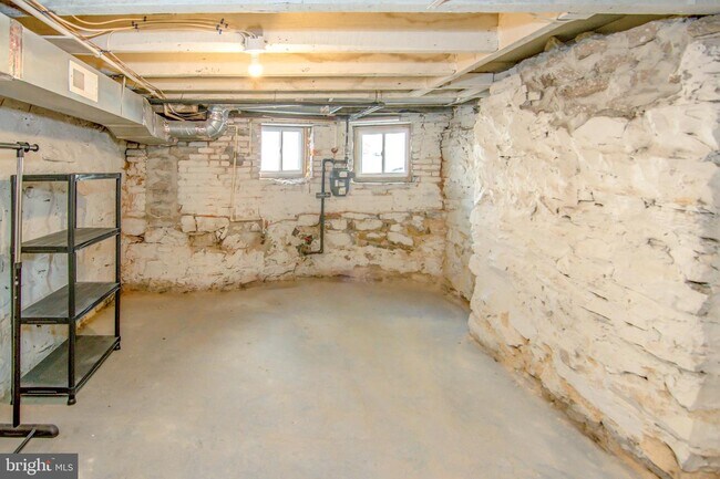 Building Photo - 1306 S Carey St