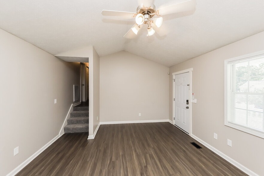 Building Photo - 222 Fairview Oak Pl