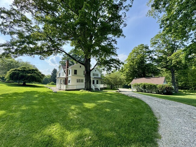 Building Photo - 6 Frisbie Rd