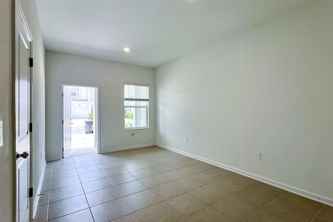 Building Photo - 2607 Skyline Lp