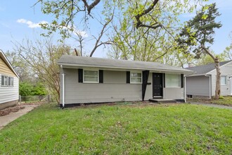 Building Photo - Spacious 3-Bedroom Home with Bonus Room in...