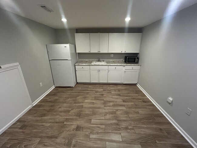 Building Photo - 32 Bickel Ct