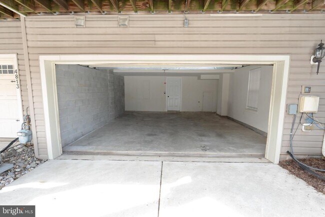 Building Photo - 4815 Portsmouth Rd