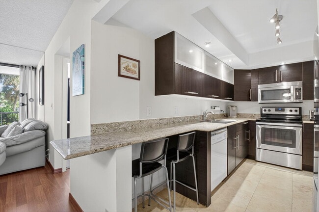 Building Photo - 6815 Willow Wood Dr