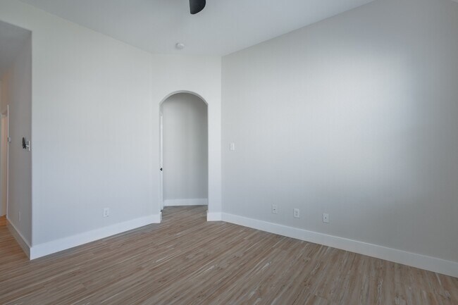 Building Photo - 118 Cheswood Manor Drive