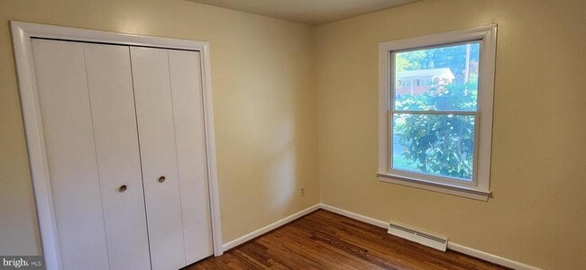 Building Photo - 45565 Camelot Ct