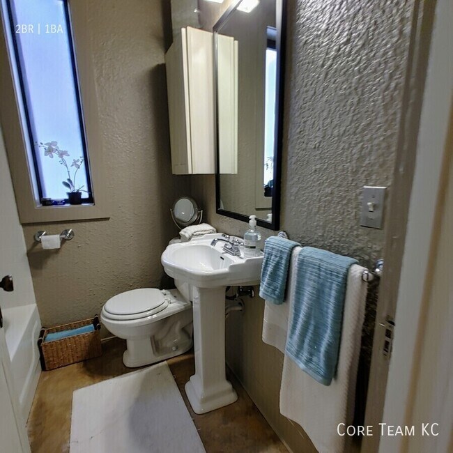 Building Photo - 3818 Walnut St