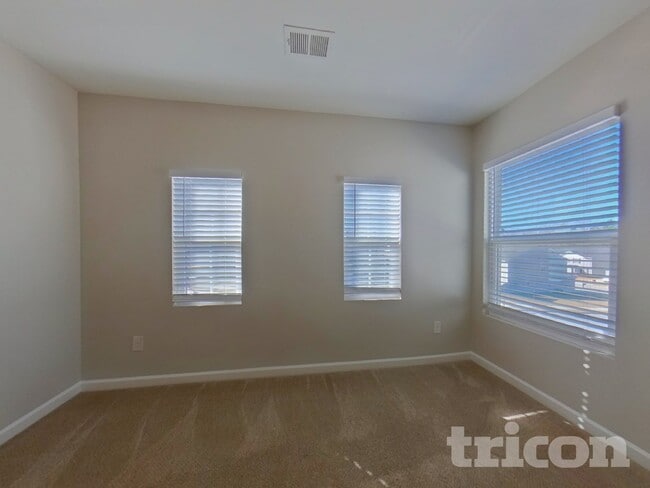 Building Photo - 341 Freeman Cir