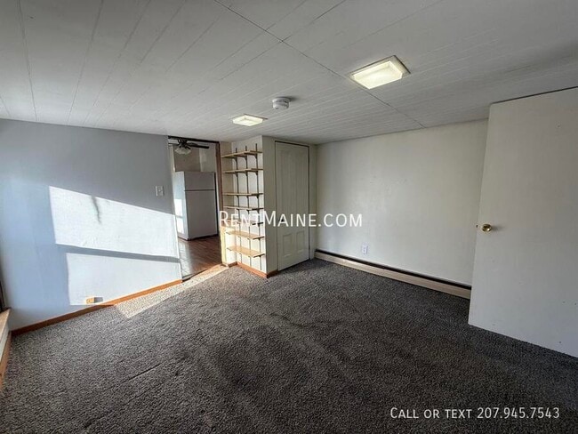 Building Photo - 600 S Main St