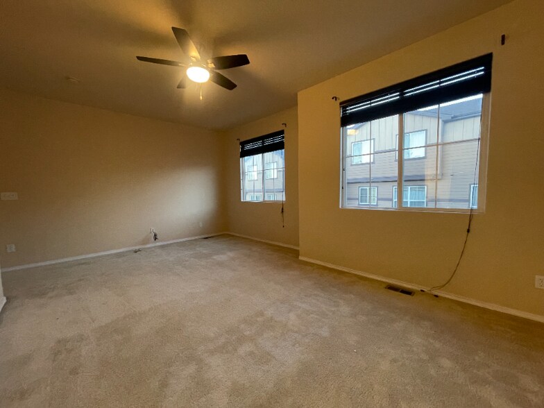 Building Photo - 4717 ROWLAND Heights