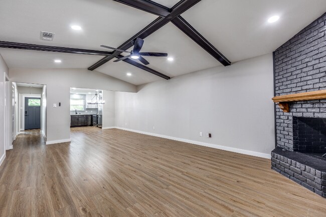 Building Photo - 1233 Mill Valley Dr