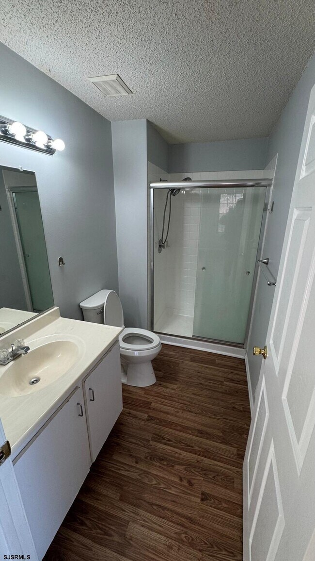 Building Photo - 24 Colonial Ct