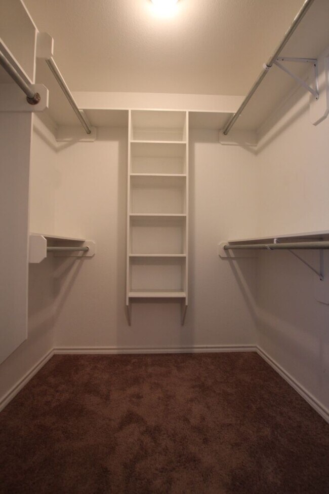 Building Photo - 2 Bed 1.5 Bath Townhome in Lindale!