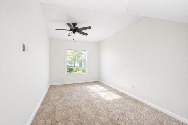 Building Photo - 2220 Ripple Creek Dr