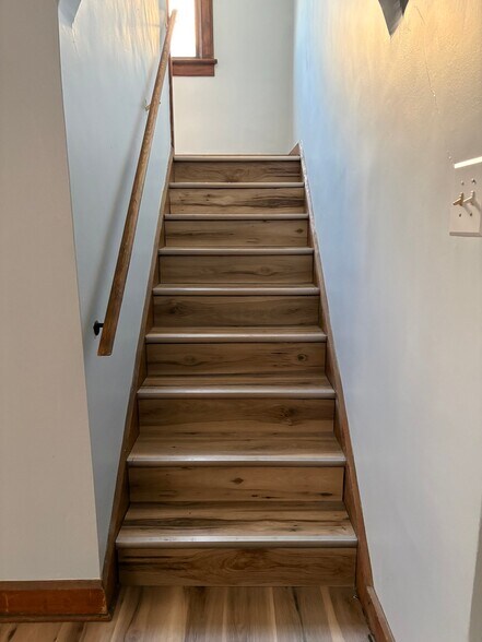 Building Photo - 1410 E Blake Ave