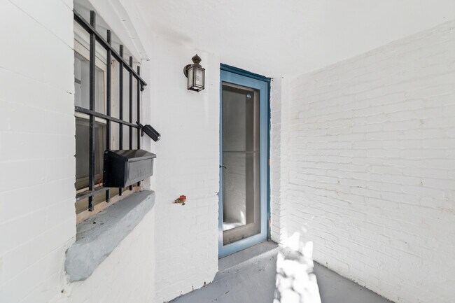 Apt. entrance - 2604 Mozart Pl NW