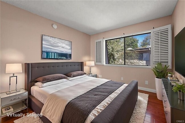 Building Photo - 9000 Vanalden Ave