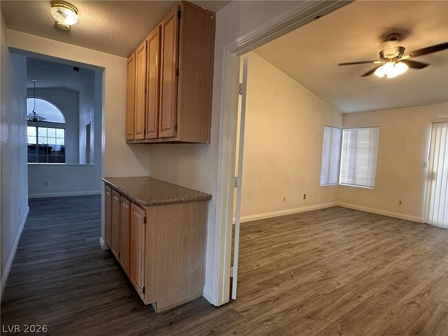 Building Photo - 6521 Bellwood Ct