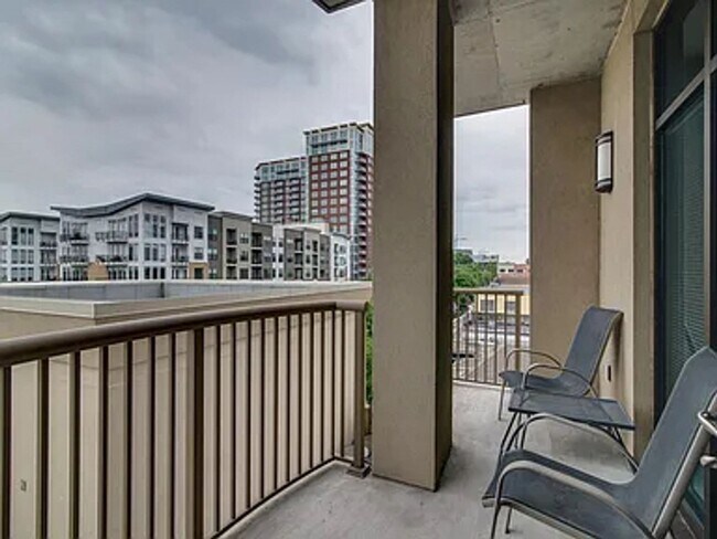 Building Photo - Luxury condo in the Rhythm at Music Row