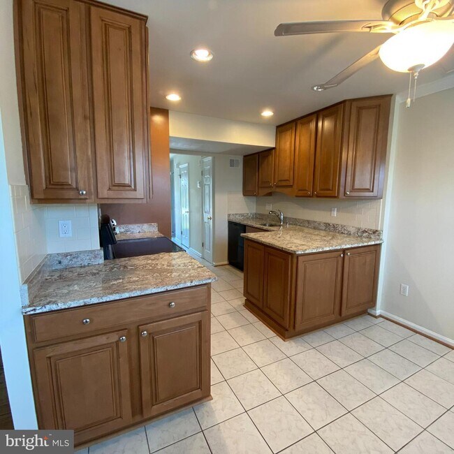 Primary Photo - 9132 Conservation Way