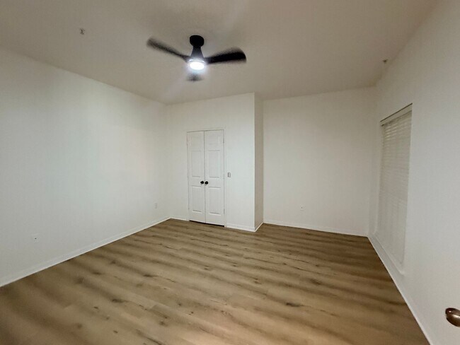 Building Photo - 7800 Point Meadows Dr