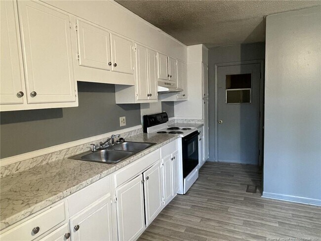 Building Photo - 323 Cadmium Ct