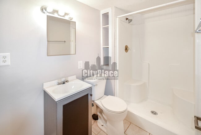 Building Photo - 2633 S Randolph St