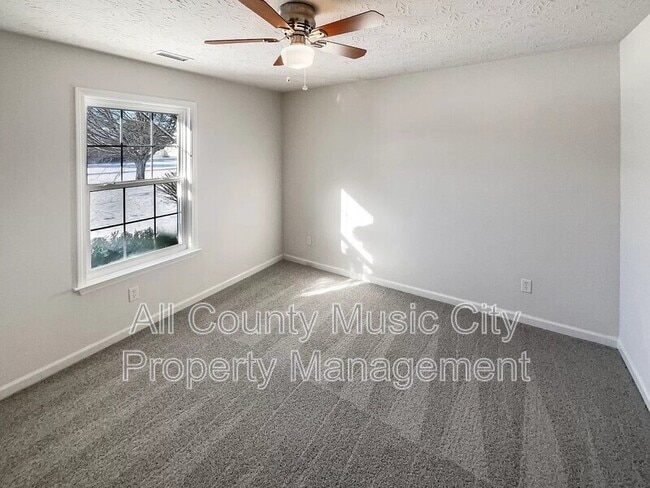 Building Photo - 1945 Stoney Meadow Dr