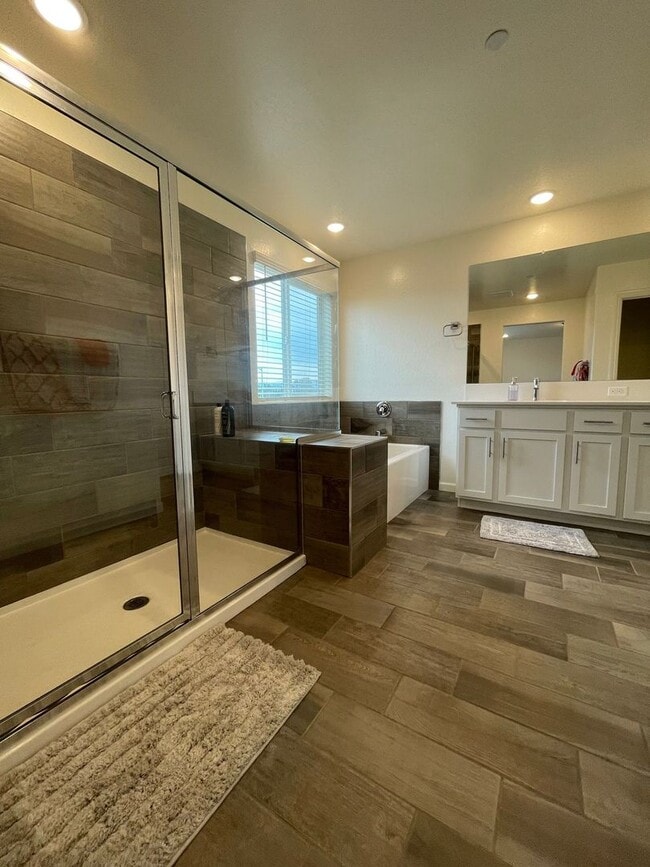 Building Photo - Spacious Modern Family Home in Prime Fresno Location!