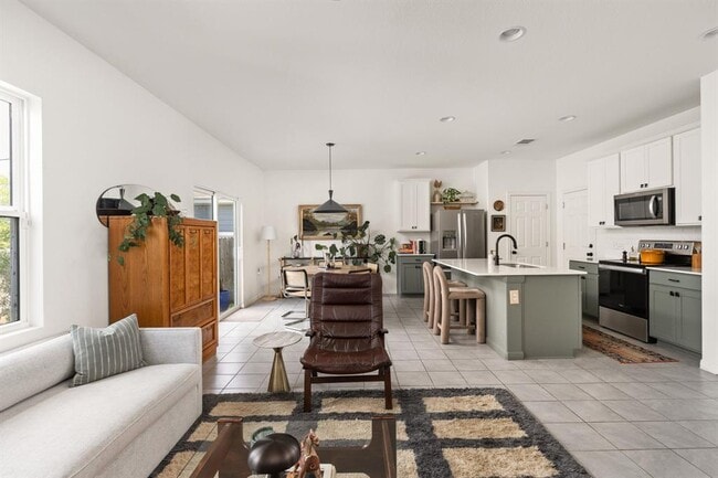 Building Photo - 6702 Routenburn St