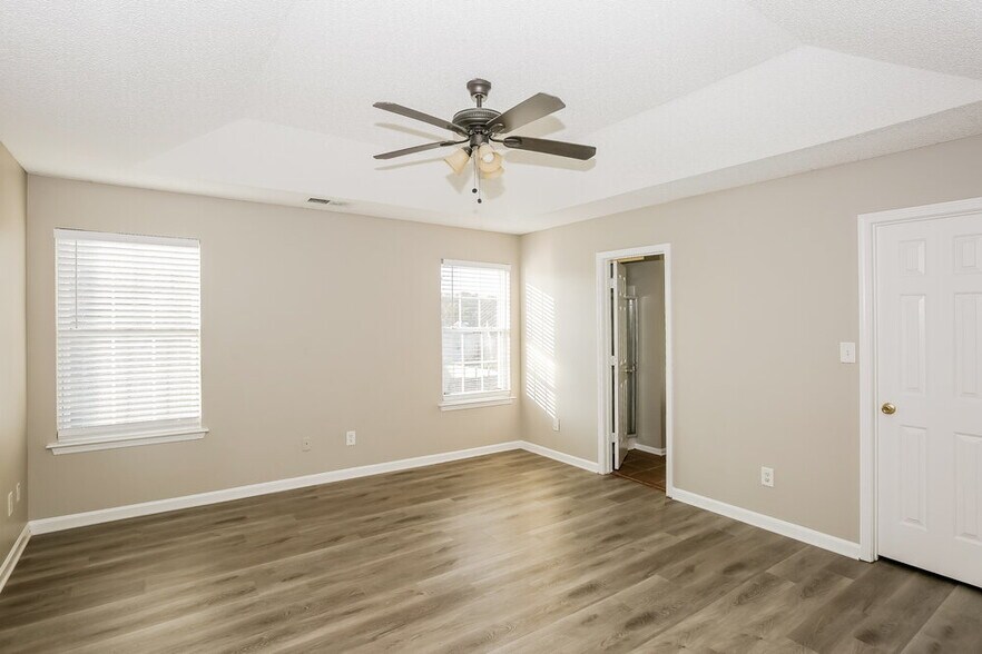Building Photo - 10324 Wakerobin Ln
