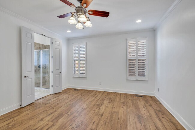 Building Photo - Stunning rental home on a premium lot in s...
