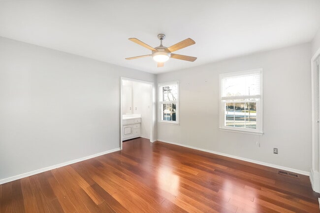 Building Photo - 8418 Knights Bridge Rd