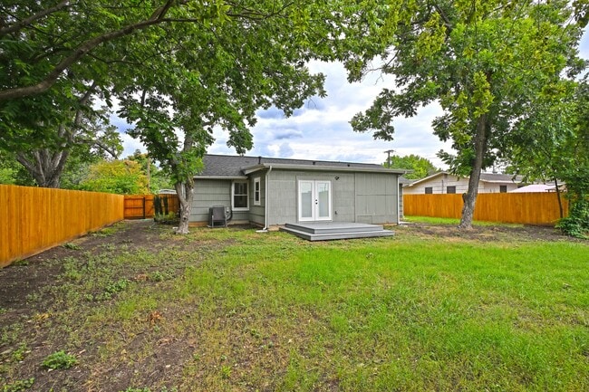 Building Photo - 442 Rothe Loop