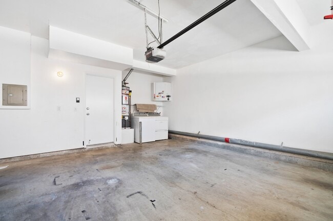 Building Photo - 7 Windchime