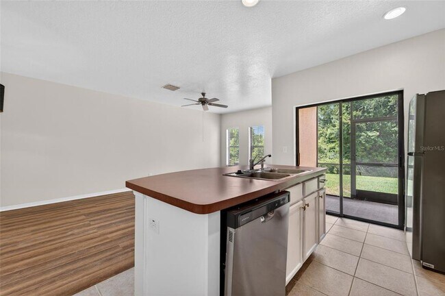Building Photo - 30132 Mossbank Dr