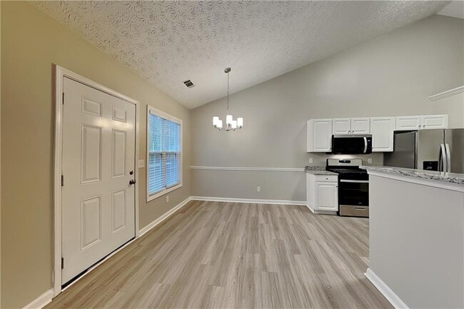 Building Photo - 131 Trellis Ct