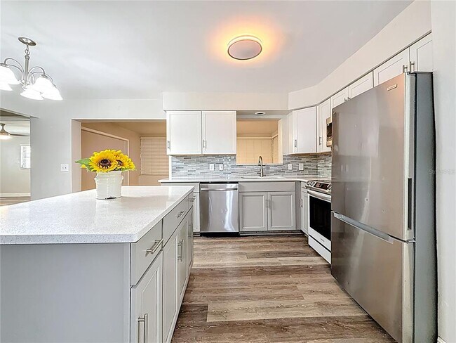 Building Photo - 1614 Braund Ave