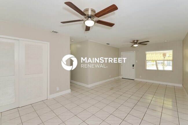 Building Photo - 3 Bedroom Pet-Friendly Home in BRADENTON, FL with Main Street Renewal