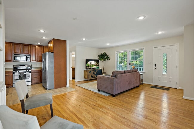 Building Photo - 6505 Columbia Pike