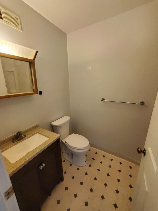 Building Photo - 620 Manatawny St