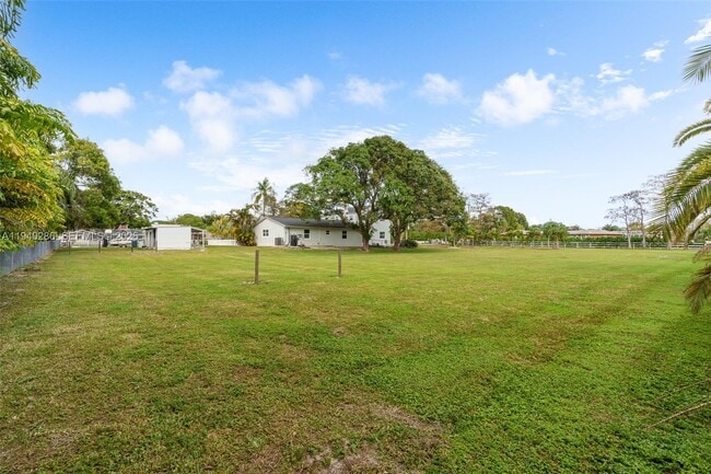 Building Photo - 7601 NW 82nd Terrace