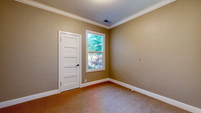 Building Photo - Experience true Wine Country Luxury living...