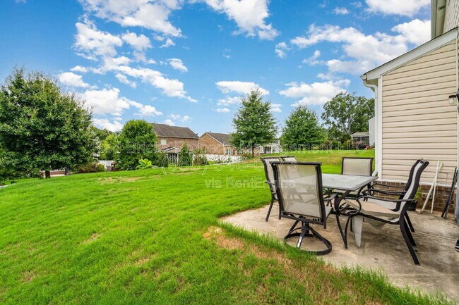 Building Photo - 493 Twelve Oaks Ln