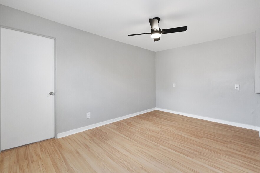 Building Photo - 548 Ridge Ave